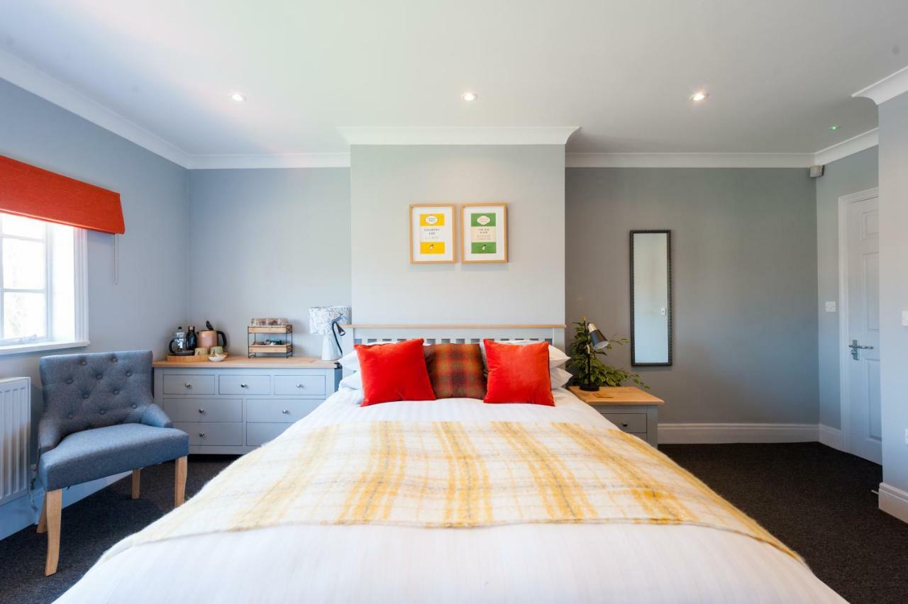 The Shepherd At Langham Boxted  Extérieur photo